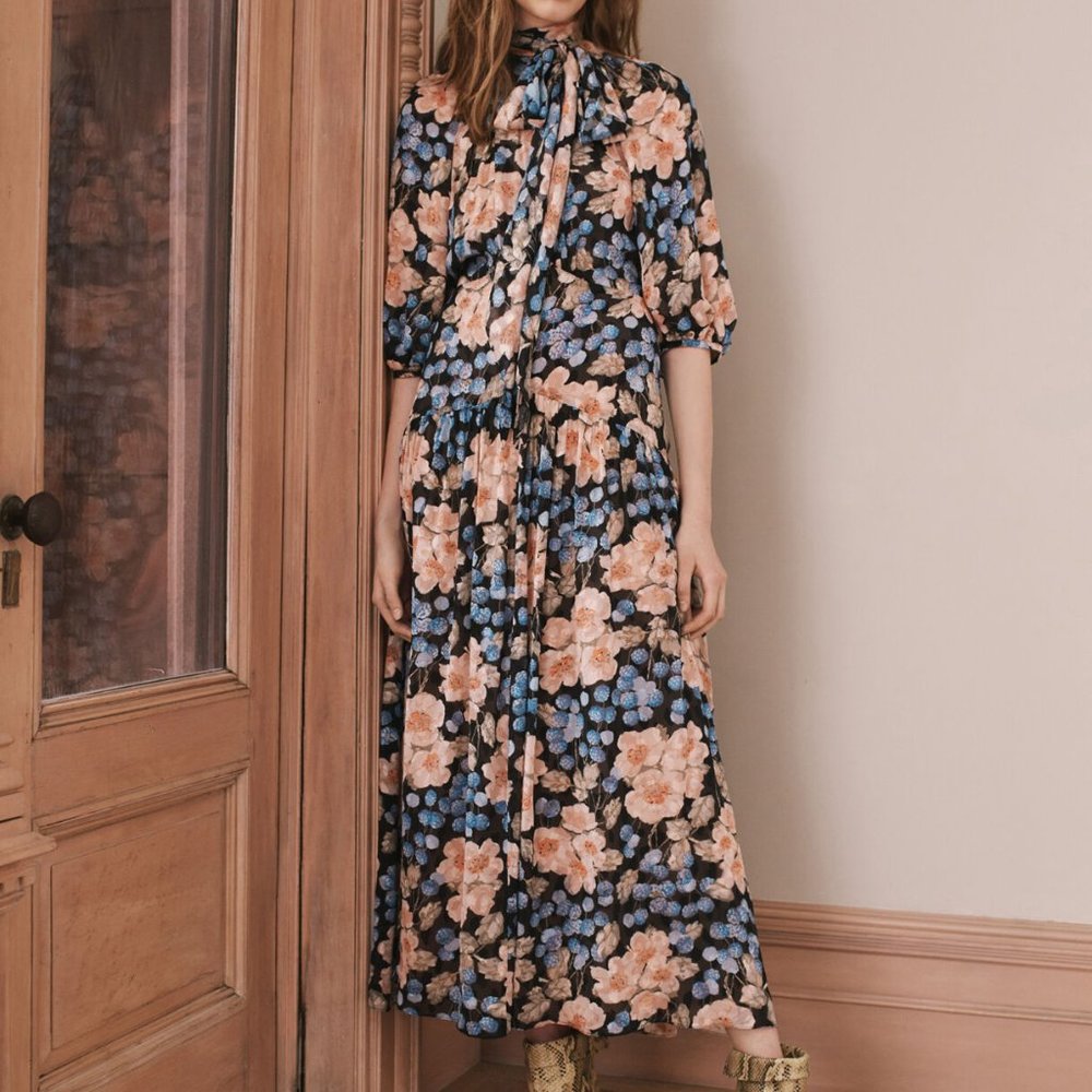 BLUSH ROSE TIE NECK CLIP DRESS